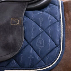2022 HV Polo Lauren Dressage Saddle Pad 802493450 - Navy Colour Navy -Chic Equestrian Supplies 5355 202220HV20Polo20Lauren20Dressage20Saddle20Pad2080249345020 20Navy20Close20Up.700x700