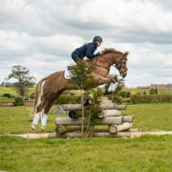 2022 Equilibrium Tri-Zone Impact Sports Boots Hind EQB11 - White -Chic Equestrian Supplies 5587 202220Equilibrium20Tri Zone20Impact20Sports20Boots20EQB1020 20White20Main20Lifestyle202.700x700