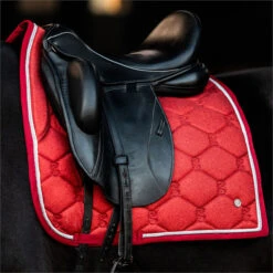 2022 PS Of Sweden Stardust Glitter Dressage Saddle Pad 20073-720 - Red -Chic Equestrian Supplies 5671 202220PS20Of20Sweden20Stardust20Glitter20Dressage20Saddle20Pad2020073 72020 20Red20Lifestyle202.700x700