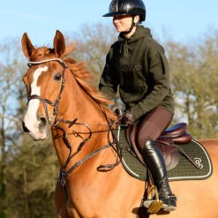 2023 PS Of Sweden Elite Jump Saddle Pad 1110-056 - Dark Green 7 2023 PS Of Sweden Elite Jump Saddle Pad 1110-056 - Dark Green -Chic Equestrian Supplies 6080 202320PS20of20Sweden20Elite20Jump20Saddle20Pad201110 05620 20Dark20Green20Lifestyle202.700x700