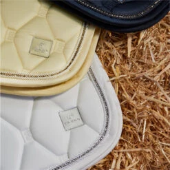 2023 Eskadron Glossy Crystal Saddle Cloth & Mesh Evo-Wool Tendon Boots Bundle 218131555131 - White 18 2023 Eskadron Glossy Crystal Saddle Cloth & Mesh Evo-Wool Tendon Boots Bundle 218131555131 - White -Chic Equestrian Supplies 6326 632620Lifestyle203.700x700