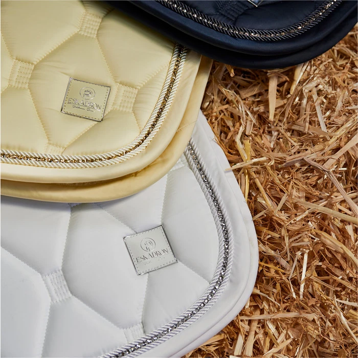 2023 Eskadron Glossy Crystal Saddle Cloth & Mesh Evo-Wool Tendon Boots Bundle 218131555131 - White 10 2023 Eskadron Glossy Crystal Saddle Cloth & Mesh Evo-Wool Tendon Boots Bundle 218131555131 - White - Image 8