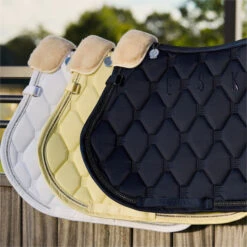 2023 Eskadron Glossy Crystal Saddle Cloth & Mesh Evo-Wool Tendon Boots Bundle 218131555131 - White 19 2023 Eskadron Glossy Crystal Saddle Cloth & Mesh Evo-Wool Tendon Boots Bundle 218131555131 - White -Chic Equestrian Supplies 6326 632620Lifestyle204.700x700
