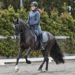 2023 Weatherbeeta Ultra Grip Dressage Pad 10036090 - Grey Colour Grey -Chic Equestrian Supplies 6404 202320Weatherbeeta20Ultra20Grip20Dressage20Pad201003609020 20Grey203.700x700