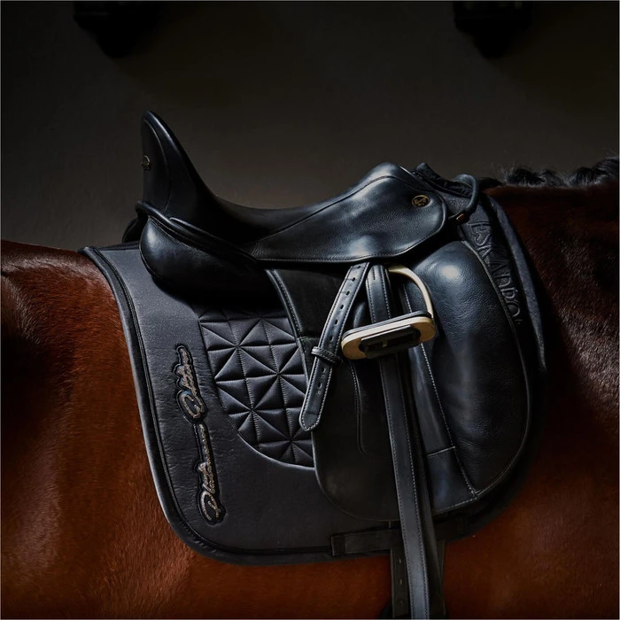 2023 Eskadron Platinum Sparkle Avantgarde Saddle Cloth 225039534290 - Black 5 2023 Eskadron Platinum Sparkle Avantgarde Saddle Cloth 225039534290 - Black - Image 3