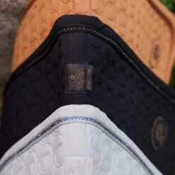 2023 Eskadron Platinum Softshell Saddle Cloth 215539520310 - Black Colour Black 9 2023 Eskadron Platinum Softshell Saddle Cloth 215539520310 - Black Colour Black -Chic Equestrian Supplies 6576 202320Eskadron20Platinum20Softshell20Saddle20Cloth2021553952031020 20Black20Lifestyle201.700x700